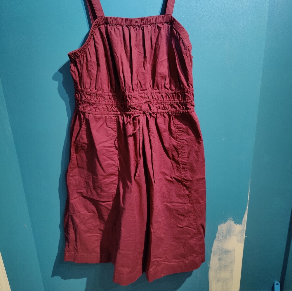 XL maroon jumper w/ drawstring waist & three buttonholes for adjustable straps.